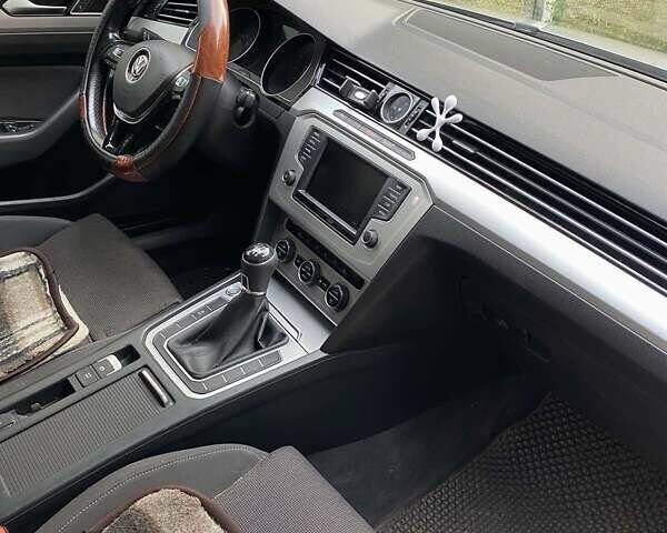 Серый Фольксваген Пассат, объемом двигателя 2 л и пробегом 229 тыс. км за 17000 $, фото 8 на Automoto.ua