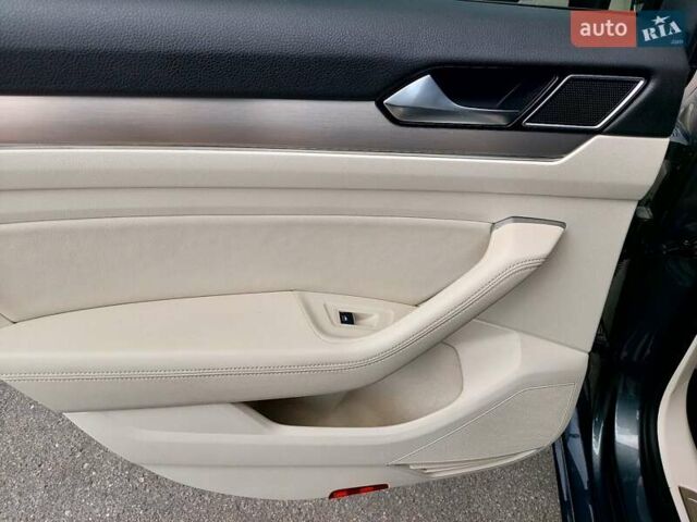 Сірий Фольксваген Пассат, об'ємом двигуна 1.97 л та пробігом 243 тис. км за 15500 $, фото 18 на Automoto.ua