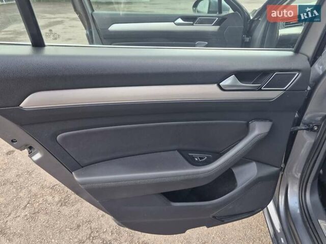 Серый Фольксваген Пассат, объемом двигателя 1.4 л и пробегом 219 тыс. км за 11600 $, фото 16 на Automoto.ua