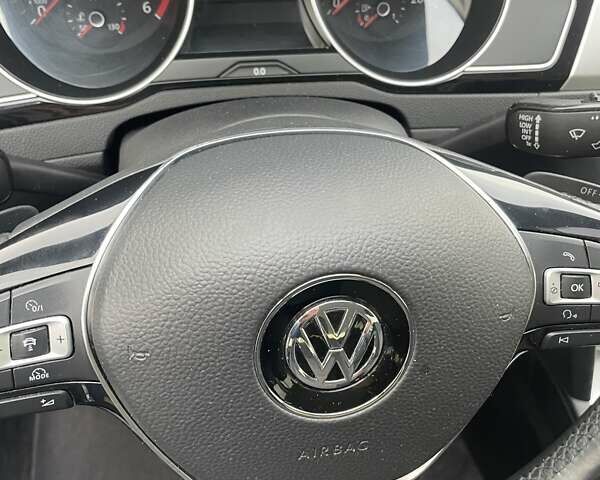 Серый Фольксваген Пассат, объемом двигателя 1.97 л и пробегом 329 тыс. км за 15000 $, фото 5 на Automoto.ua