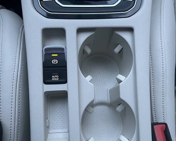 Серый Фольксваген Пассат, объемом двигателя 2 л и пробегом 245 тыс. км за 17995 $, фото 31 на Automoto.ua