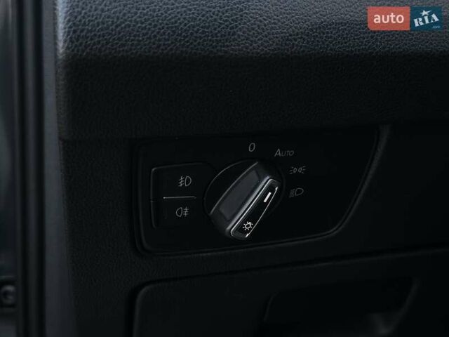 Сірий Фольксваген Пассат, об'ємом двигуна 1.97 л та пробігом 303 тис. км за 16000 $, фото 29 на Automoto.ua