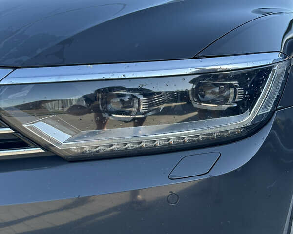 Серый Фольксваген Пассат, объемом двигателя 1.97 л и пробегом 316 тыс. км за 16200 $, фото 7 на Automoto.ua