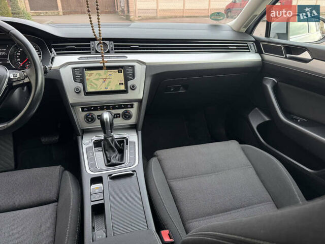 Серый Фольксваген Пассат, объемом двигателя 2 л и пробегом 248 тыс. км за 13750 $, фото 112 на Automoto.ua