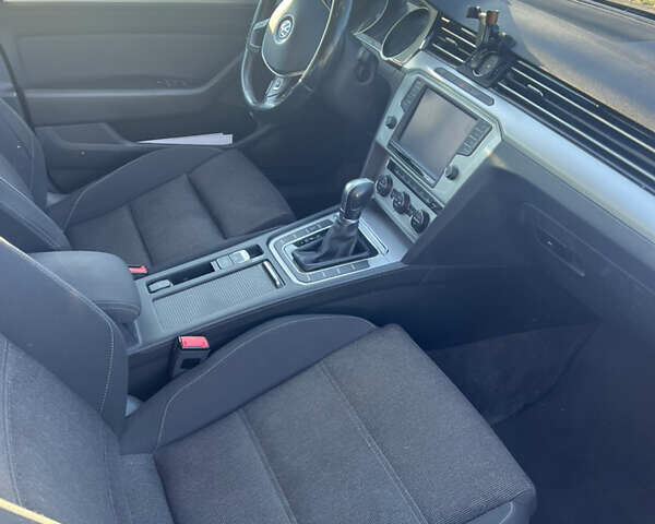 Серый Фольксваген Пассат, объемом двигателя 1.97 л и пробегом 278 тыс. км за 13900 $, фото 46 на Automoto.ua