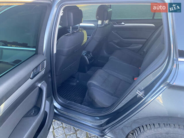 Сірий Фольксваген Пассат, об'ємом двигуна 1.6 л та пробігом 239 тис. км за 14300 $, фото 14 на Automoto.ua