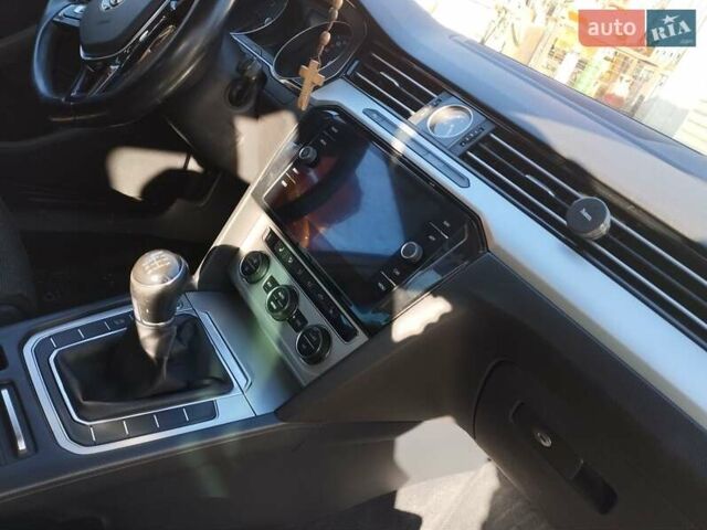 Серый Фольксваген Пассат, объемом двигателя 1.97 л и пробегом 200 тыс. км за 13100 $, фото 8 на Automoto.ua