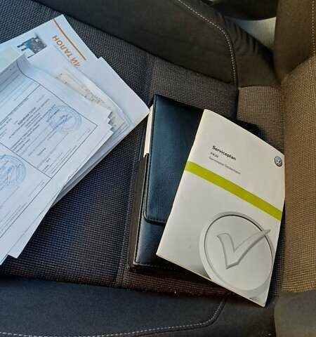 Серый Фольксваген Пассат, объемом двигателя 1.97 л и пробегом 270 тыс. км за 14000 $, фото 25 на Automoto.ua