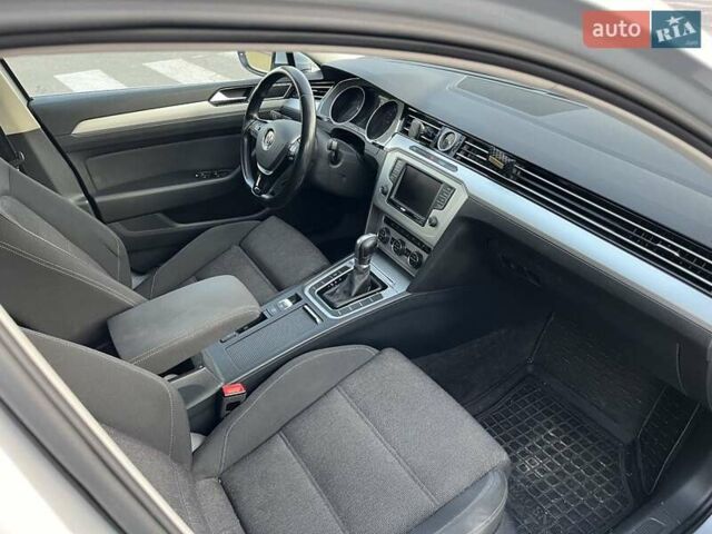 Сірий Фольксваген Пассат, об'ємом двигуна 2 л та пробігом 215 тис. км за 15500 $, фото 6 на Automoto.ua