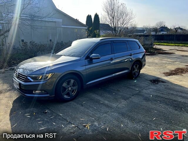 Серый Фольксваген Пассат, объемом двигателя 1.6 л и пробегом 336 тыс. км за 12900 $, фото 1 на Automoto.ua