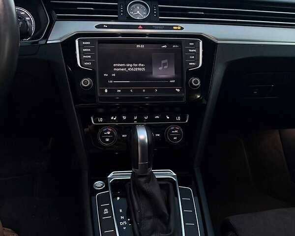 Серый Фольксваген Пассат, объемом двигателя 1.6 л и пробегом 233 тыс. км за 14200 $, фото 20 на Automoto.ua