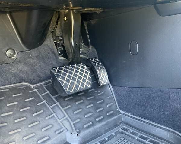 Серый Фольксваген Пассат, объемом двигателя 1.97 л и пробегом 310 тыс. км за 13200 $, фото 16 на Automoto.ua