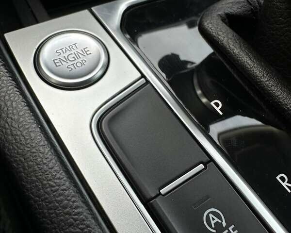 Серый Фольксваген Пассат, объемом двигателя 1.97 л и пробегом 297 тыс. км за 14600 $, фото 34 на Automoto.ua