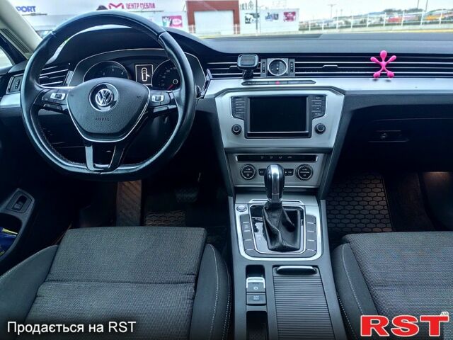 Серый Фольксваген Пассат, объемом двигателя 1.6 л и пробегом 212 тыс. км за 13500 $, фото 7 на Automoto.ua