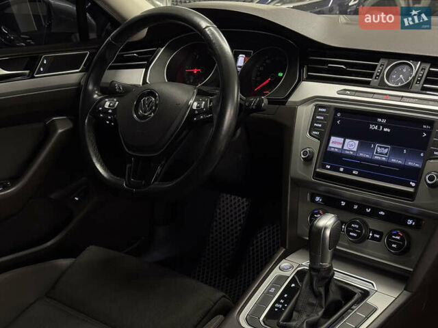 Серый Фольксваген Пассат, объемом двигателя 2 л и пробегом 257 тыс. км за 13599 $, фото 25 на Automoto.ua