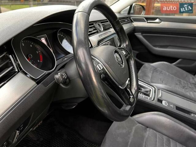 Фольксваген Пассат 2015 в Ивано-Франковске на Automoto.ua Серый Фольксваген Пассат, объемом двигателя 1.97 л и пробегом 293 тыс. км за 17600 $, фото 22 на Automoto.ua