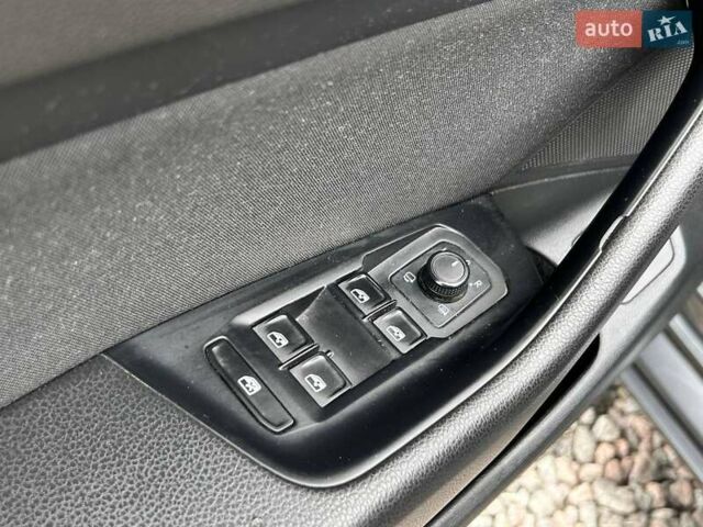 Серый Фольксваген Пассат, объемом двигателя 1.97 л и пробегом 334 тыс. км за 13000 $, фото 12 на Automoto.ua