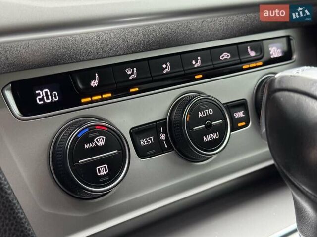 Серый Фольксваген Пассат, объемом двигателя 2 л и пробегом 273 тыс. км за 13800 $, фото 26 на Automoto.ua