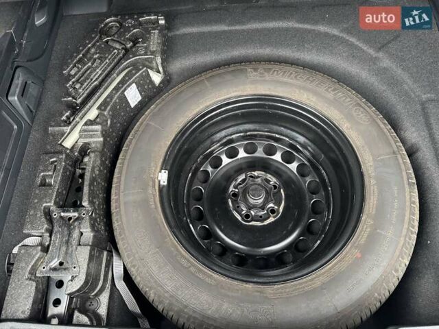 Серый Фольксваген Пассат, объемом двигателя 2 л и пробегом 273 тыс. км за 13800 $, фото 19 на Automoto.ua