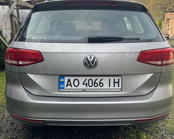 Серый Фольксваген Пассат, объемом двигателя 1.97 л и пробегом 329 тыс. км за 15000 $, фото 2 на Automoto.ua