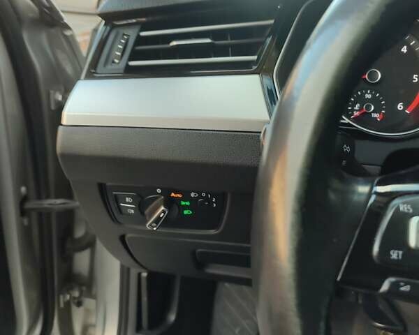 Сірий Фольксваген Пассат, об'ємом двигуна 1.6 л та пробігом 216 тис. км за 14800 $, фото 2 на Automoto.ua