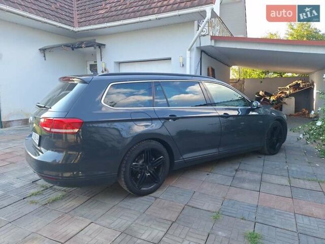 Серый Фольксваген Пассат, объемом двигателя 1.6 л и пробегом 320 тыс. км за 11550 $, фото 1 на Automoto.ua