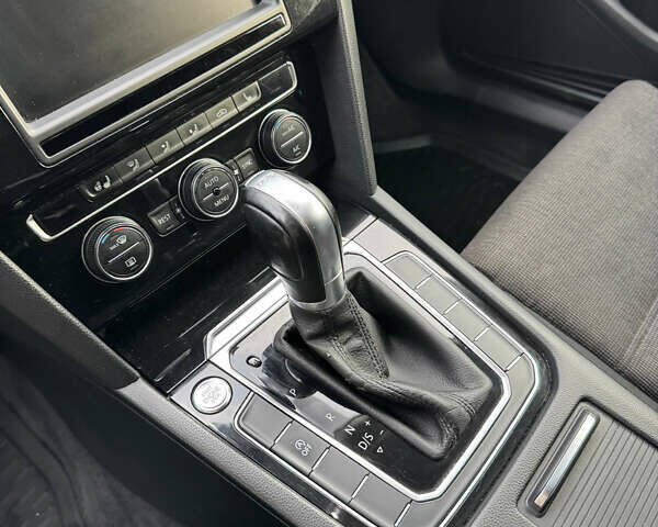 Серый Фольксваген Пассат, объемом двигателя 2 л и пробегом 277 тыс. км за 14000 $, фото 5 на Automoto.ua