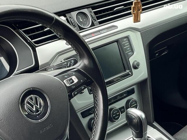 Серый Фольксваген Пассат, объемом двигателя 2 л и пробегом 300 тыс. км за 15390 $, фото 30 на Automoto.ua