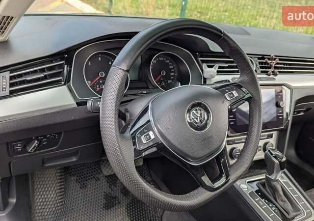 Серый Фольксваген Пассат, объемом двигателя 1.97 л и пробегом 276 тыс. км за 14500 $, фото 4 на Automoto.ua