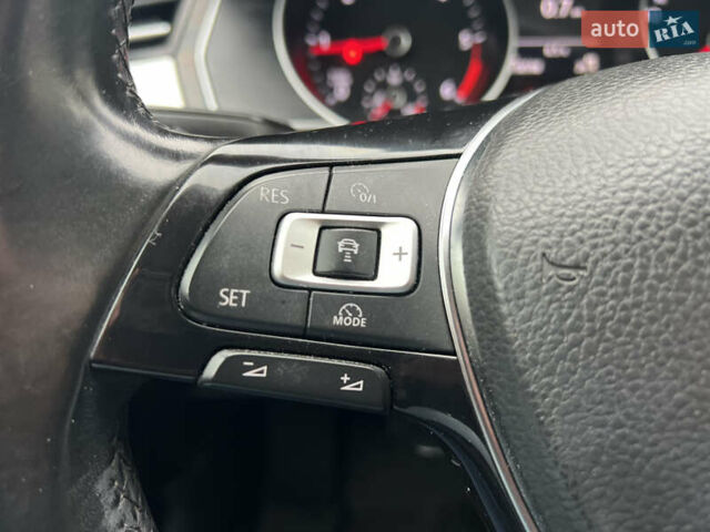 Серый Фольксваген Пассат, объемом двигателя 1.97 л и пробегом 218 тыс. км за 11800 $, фото 14 на Automoto.ua