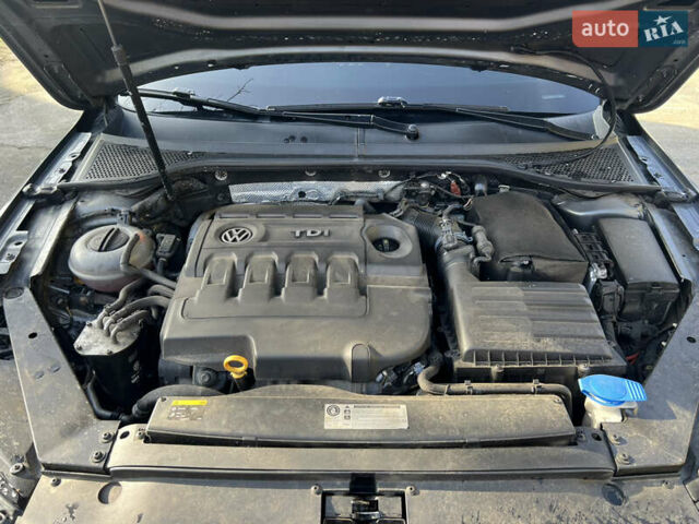 Серый Фольксваген Пассат, объемом двигателя 1.6 л и пробегом 335 тыс. км за 12900 $, фото 17 на Automoto.ua