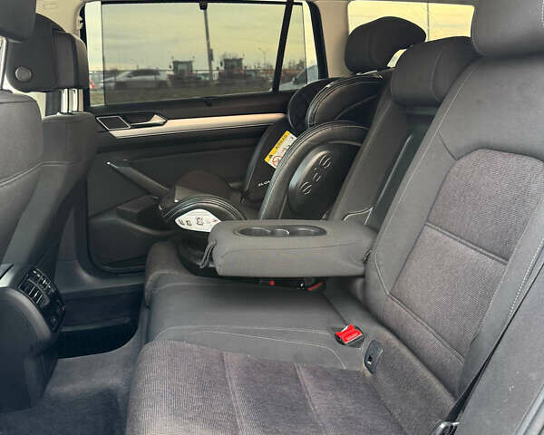 Серый Фольксваген Пассат, объемом двигателя 2 л и пробегом 277 тыс. км за 14000 $, фото 3 на Automoto.ua