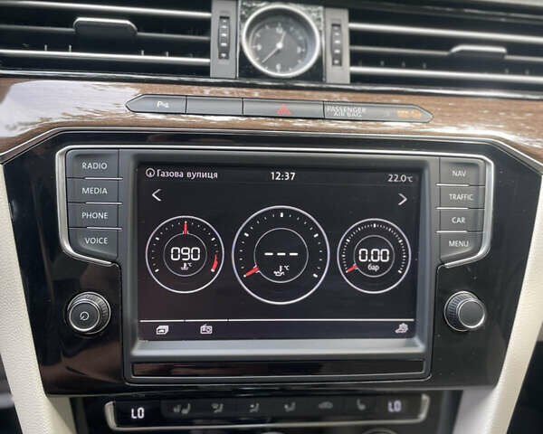 Серый Фольксваген Пассат, объемом двигателя 2 л и пробегом 245 тыс. км за 17995 $, фото 16 на Automoto.ua
