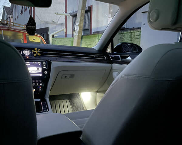 Серый Фольксваген Пассат, объемом двигателя 2 л и пробегом 245 тыс. км за 17995 $, фото 81 на Automoto.ua