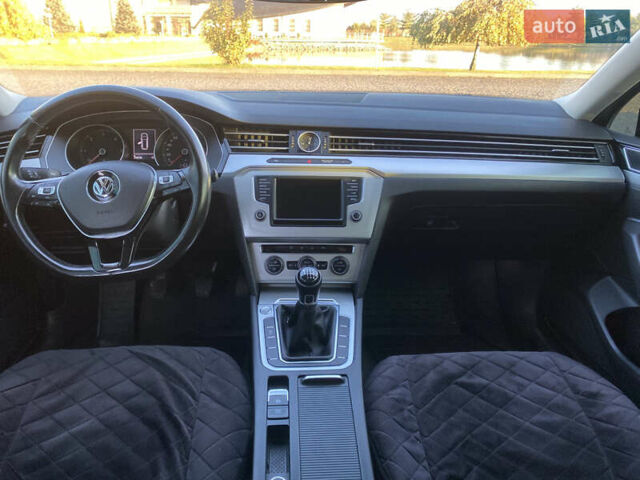 Сірий Фольксваген Пассат, об'ємом двигуна 1.6 л та пробігом 239 тис. км за 14300 $, фото 15 на Automoto.ua