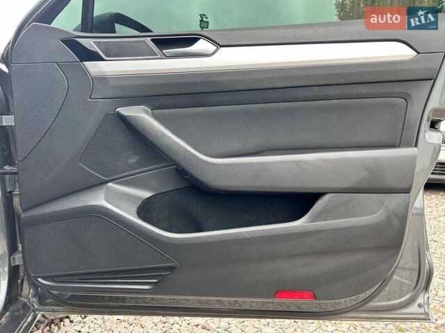 Серый Фольксваген Пассат, объемом двигателя 1.97 л и пробегом 334 тыс. км за 13000 $, фото 35 на Automoto.ua