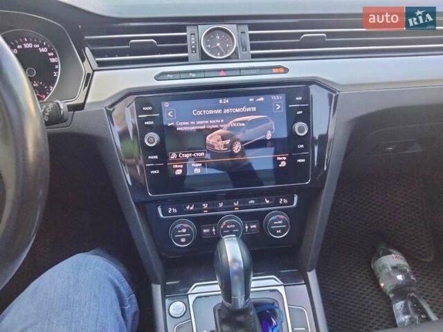 Серый Фольксваген Пассат, объемом двигателя 1.97 л и пробегом 329 тыс. км за 14800 $, фото 5 на Automoto.ua