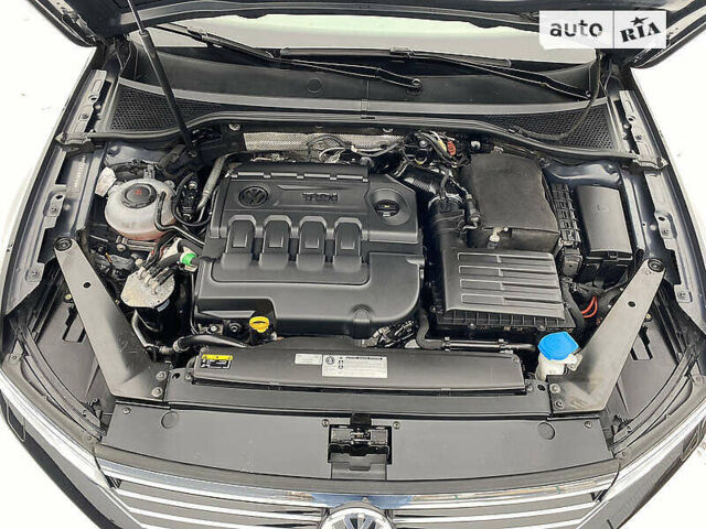 Серый Фольксваген Пассат, объемом двигателя 2 л и пробегом 245 тыс. км за 17995 $, фото 112 на Automoto.ua