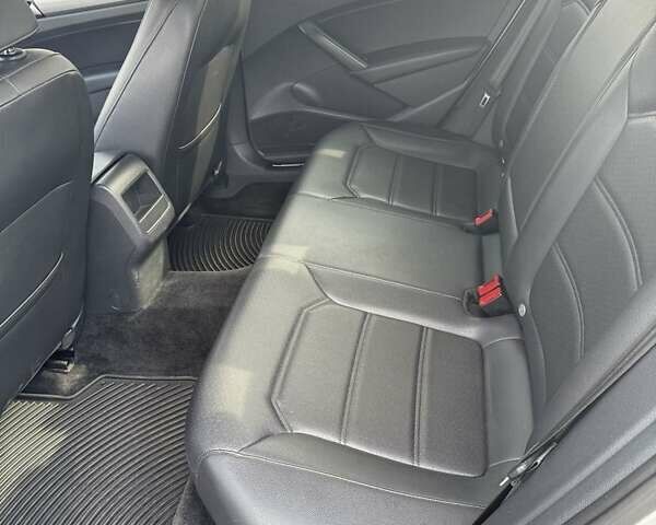 Серый Фольксваген Пассат, объемом двигателя 1.8 л и пробегом 172 тыс. км за 9800 $, фото 6 на Automoto.ua