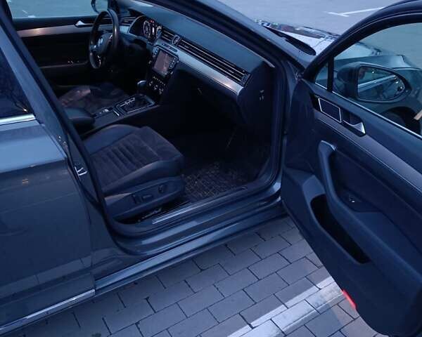 Серый Фольксваген Пассат, объемом двигателя 1.97 л и пробегом 229 тыс. км за 18900 $, фото 14 на Automoto.ua