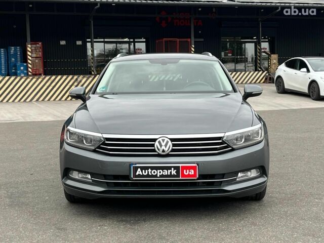 Серый Фольксваген Пассат, объемом двигателя 2 л и пробегом 300 тыс. км за 15390 $, фото 1 на Automoto.ua