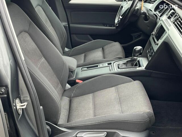 Серый Фольксваген Пассат, объемом двигателя 2 л и пробегом 300 тыс. км за 15390 $, фото 15 на Automoto.ua