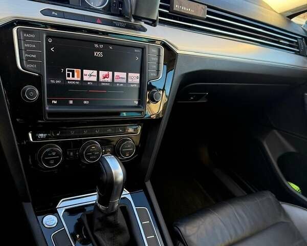 Серый Фольксваген Пассат, объемом двигателя 1.97 л и пробегом 289 тыс. км за 15200 $, фото 19 на Automoto.ua