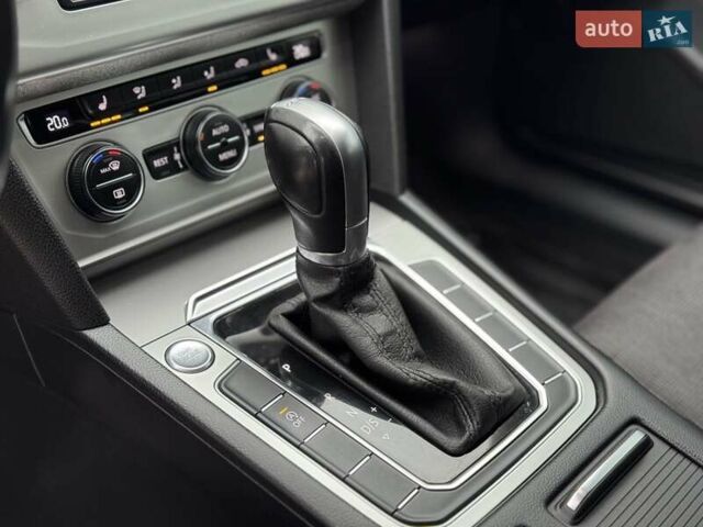 Серый Фольксваген Пассат, объемом двигателя 2 л и пробегом 273 тыс. км за 13800 $, фото 25 на Automoto.ua