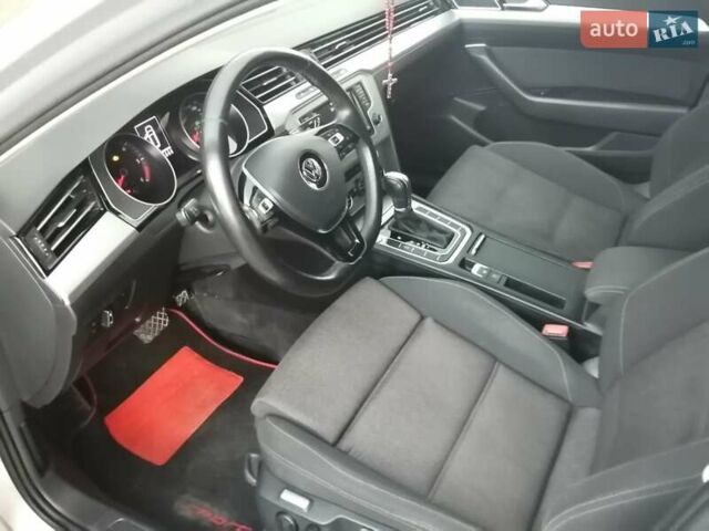Серый Фольксваген Пассат, объемом двигателя 1.6 л и пробегом 218 тыс. км за 14700 $, фото 14 на Automoto.ua