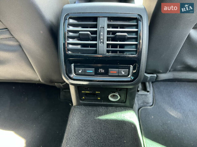 Серый Фольксваген Пассат, объемом двигателя 1.97 л и пробегом 315 тыс. км за 18000 $, фото 37 на Automoto.ua