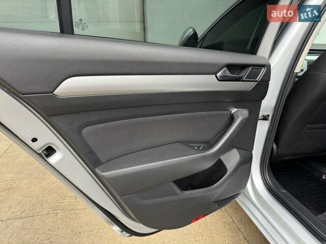 Серый Фольксваген Пассат, объемом двигателя 2 л и пробегом 273 тыс. км за 13800 $, фото 48 на Automoto.ua