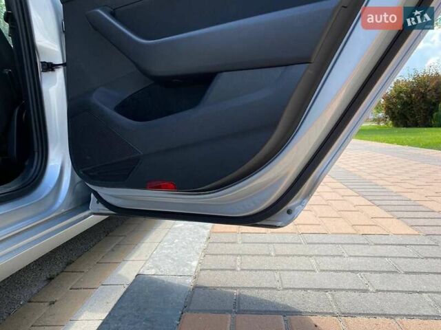 Серый Фольксваген Пассат, объемом двигателя 1.97 л и пробегом 292 тыс. км за 13400 $, фото 10 на Automoto.ua