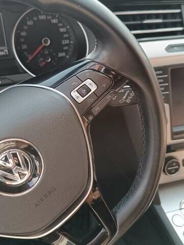 Серый Фольксваген Пассат, объемом двигателя 1.6 л и пробегом 235 тыс. км за 12800 $, фото 32 на Automoto.ua