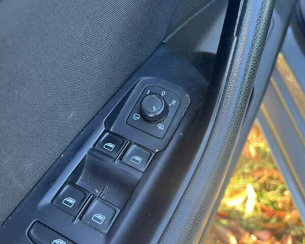 Серый Фольксваген Пассат, объемом двигателя 1.97 л и пробегом 278 тыс. км за 13900 $, фото 52 на Automoto.ua